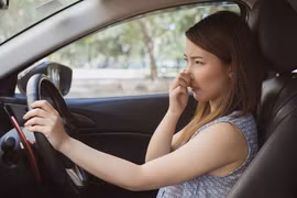 Nguyên nhân ô tô phát sinh mùi khí thải khó chịu