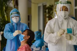 Trưa 19/9, Hà Nội phát hiện thêm 12 ca mắc Covid-19, trong đó, thêm 3 ca thuộc 'ổ dịch' Long Biên