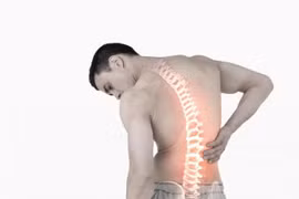 Chữa đau lưng bằng một chiếc khăn