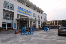 Thứ trưởng Nguyễn Trường Sơn: Đến 25 Tết có thể khống chế được ổ dịch tại Hải Dương, Quảng Ninh