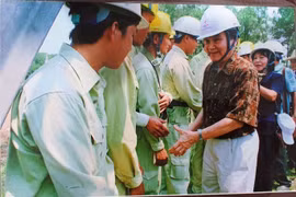 GS.VS.TSKH Trần Đình Long, kiến trúc sư trưởng của Đường dây 500kV - Kỳ 3: Băng rừng lội suối, vừa thiết kế vừa thi công