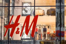 Việt Nam lên tiếng về bản đồ có 'đường lưỡi bò' trên website H&M