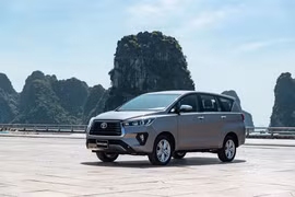 Toyota Innova.