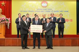 Tập đoàn Hưng Thịnh tiếp tục ủng hộ 20 tỷ đồng phòng, chống dịch Covid-19