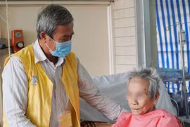 Bệnh viện Chợ Rẫy TPHCM: Bệnh nhân 106 tuổi được thay khớp cổ xương đùi 