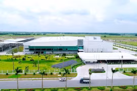 Nhà máy Nestlé Bông Sen, tỉnh Hưng Yên, được xây dựng trên diện tích 10 ha phát triển dòng sản phẩm thức uống dinh dưỡng dạng nước đáp ứng nhu cầu trong nước.