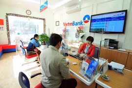 Huy động vốn giảm mạnh, ngân hàng "ngập ngừng" với lãi suất