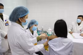 Thử nghiệm văcxin Nano Covax giai đoạn 3: Tiêm cho cả đối tượng có bệnh nền
