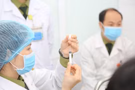 Tuần này vắc-xin ngừa COVID-19 về Việt Nam: Ai được ưu tiên tiêm trước?