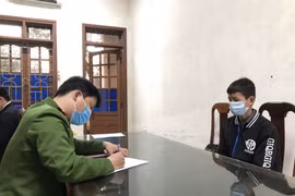 Đối tượng Đặng Hữu Tính tại cơ quan công an.