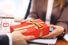 Những lời chúc Tết hay, ý nghĩa, ấn tượng cho cấp trên, đối tác, đồng nghiệp