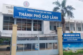 Cô giáo nhắn tin gợi ý thu tiền và đe doạ học sinh qua facebook bị kỷ luật