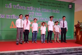 Thủ khoa Tìm kiếm tài năng Toán học trẻ "bật mí": Học tập trung trên lớp, về nhà “chơi”