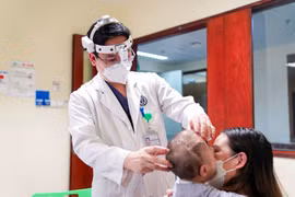 Tái tạo hình dạng hộp sọ cứu bé gái mắc dị tật sọ mặt hiếm gặp.