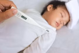 Dùng thuốc hạ sốt sai hại sức khỏe trẻ
