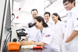 Bộ Nội vụ trả lời về việc xử lý kỷ luật đối với chức danh Hiệu trưởng