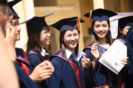 Người học thạc sĩ trường công giảm, trường tư tăng mạnh