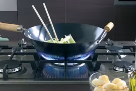 Điều chỉnh bếp đỡ tốn gas