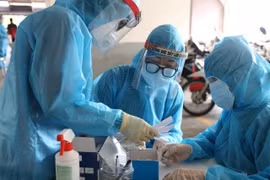 Bộ Công Thương đề xuất tiếp tục dừng tạm nhập, tái xuất khẩu trang chống dịch