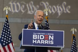 Lợi thế tài chính giúp ông Biden tấn công những bang màu đỏ