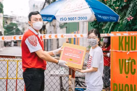 Đại học Quốc tế Hồng Bàng gửi hơn 1.000 phần quà cho sinh viên khó khăn