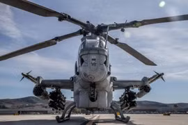Cận cảnh trực thăng tấn công AH-1Z Viper của Lính thủy Đánh bộ Mỹ diễn tập chiến đấu