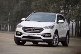 Hyundai SantaFe 2017 giảm giá sốc tới 230 triệu đồng