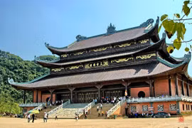Lợi và "khuất" như làm du lịch tâm linh