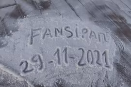 Đỉnh Fansipan phủ trắng sương muối, ngỡ ngàng tưởng tuyết rơi