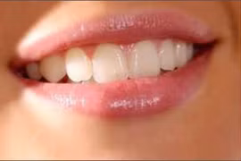 Bôi gì khi bị khô, nứt môi?