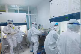 Hà Nội chuyển 28 mẫu nghi liên quan đến Omicron để giải trình tự gen