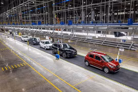 Sửa quy định, người mua ô tô được giảm cả trăm triệu đồng lệ phí trước bạ
