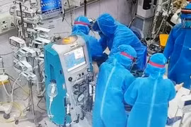 Sáng 28/8: Có 198.614 bệnh nhân COVID-19 khỏi; 985 ca đang thở máy và ECMO