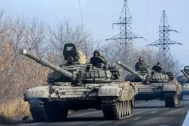 Nga công nhận và đưa quân vào hai nước cộng hòa ly khai, xung đột trên vùng Donbass chấm dứt