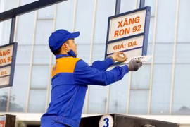 Giá xăng tăng trên 1.400 đồng/lít