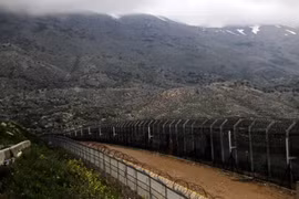 Israel phá hủy một trạm quan sát của quân đội Syria trên cao nguyên Golan
