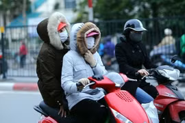 Trong ngày 15/2, nhiệt độ tăng nhẹ ở các tỉnh, thành miền Bắc, nhưng trời vẫn mưa rét, vùng núi rét đậm. 