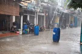 Nước mưa “bẩn” ảnh hưởng thiết bị điện