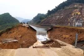 Bộ Nông nghiệp yêu cầu khắc phục sự cố vỡ kênh dẫn nước hồ thuỷ lợi Cửa Đạt