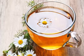 Giảm đau bụng kinh với trà hoa cúc