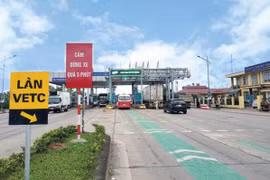 Chính thức dừng thu phí đường bộ thủ công từ ngày 1/6.