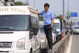 Cửa ngõ Sài Gòn tắc nghẽn ngày đầu nghỉ lễ