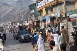 Chiến sự Afghanistan: Lực lượng Taliban đánh chiếm tiếp 2 thành phố, tiếp tục tiến sát Kabul