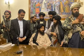 Taliban khẳng định kiểm soát hoàn toàn Kabul, có thể thành lập “Các tiểu vương quốc Hồi giáo Afghanistan” 