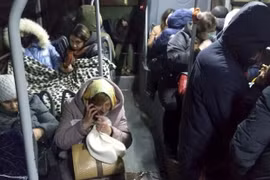 Người dân vùng Donbass ồ ạt di tản sang Nga