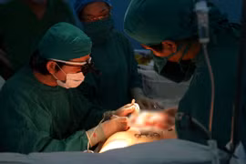 Tái tạo nhũ giúp phụ nữ mất mô tuyến vú tự tin hơn 