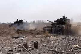 Video: Cuộc chiến giành quyền kiểm soát thành phố Mariupol