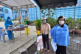 Thiếu cơ sở vật chất lẫn nhân lực, y tế cơ sở khó đáp ứng phòng chống dịch Covid-19
