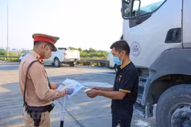 Cấp thẻ nhận diện cho phương tiện về từ vùng dịch