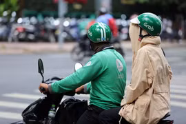 Hà Nội cho phép xe ôm công nghệ hoạt động trở lại